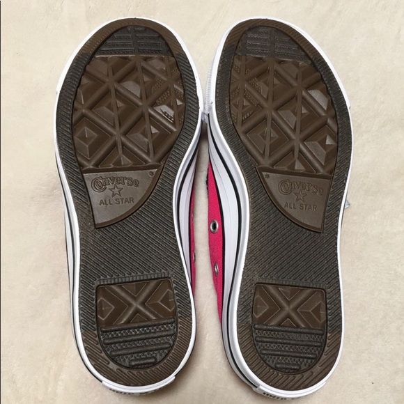 BRAND NEW Hot Pink Converse 💕 - Picture 3 of 8